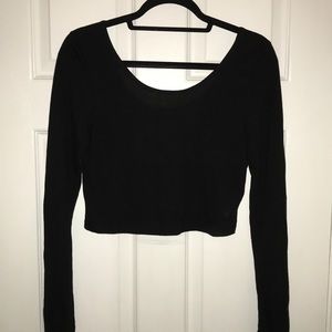 Black long sleeve cropped top